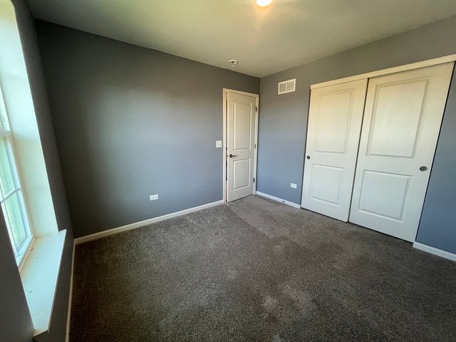 614 Flanagan Drive, Minooka, IL 60447