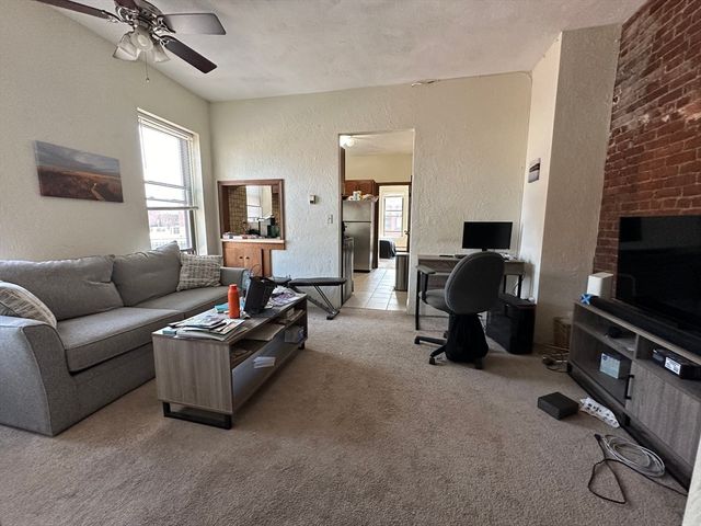 8 Westland Ave 4R, Boston, MA 02115