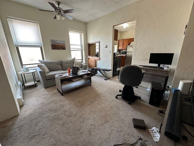 8 Westland Ave 4R, Boston, MA 02115