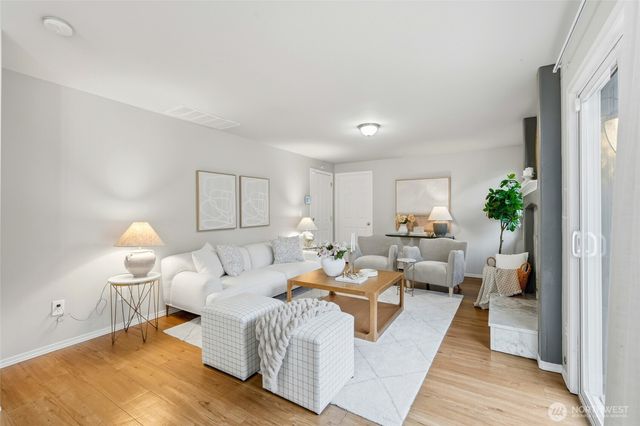 14925 19th Avenue W, Lynnwood, WA 98087