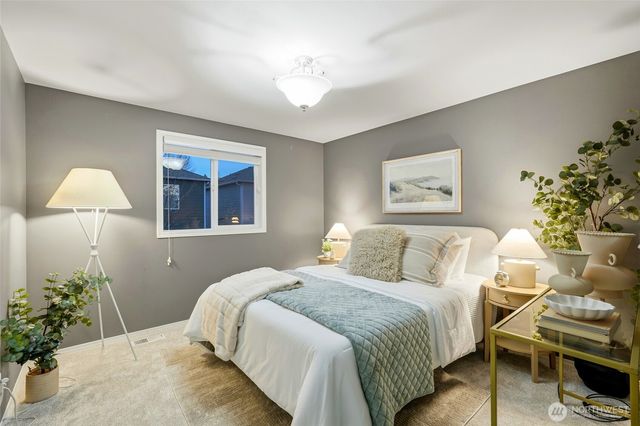 14925 19th Avenue W, Lynnwood, WA 98087