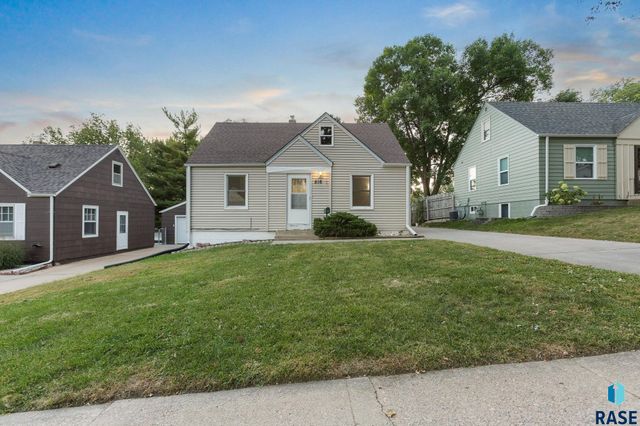 816 S Glendale Ave Avenue, Sioux Falls, SD 57104