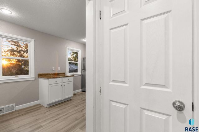 816 S Glendale Ave Avenue, Sioux Falls, SD 57104