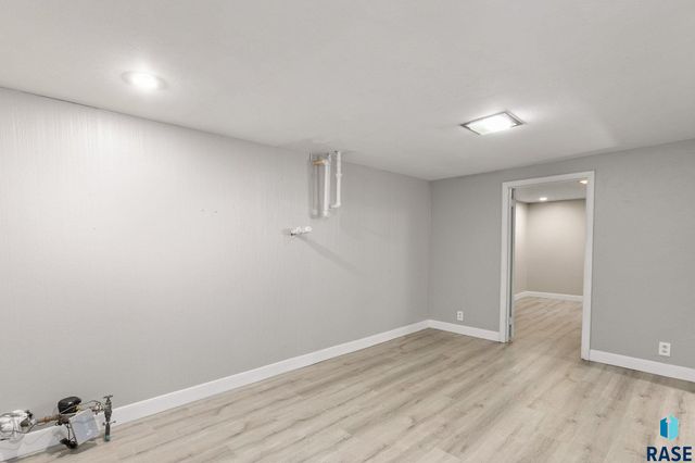 816 S Glendale Ave Avenue, Sioux Falls, SD 57104