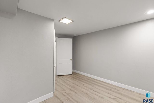 816 S Glendale Ave Avenue, Sioux Falls, SD 57104