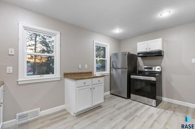 816 S Glendale Ave Avenue, Sioux Falls, SD 57104