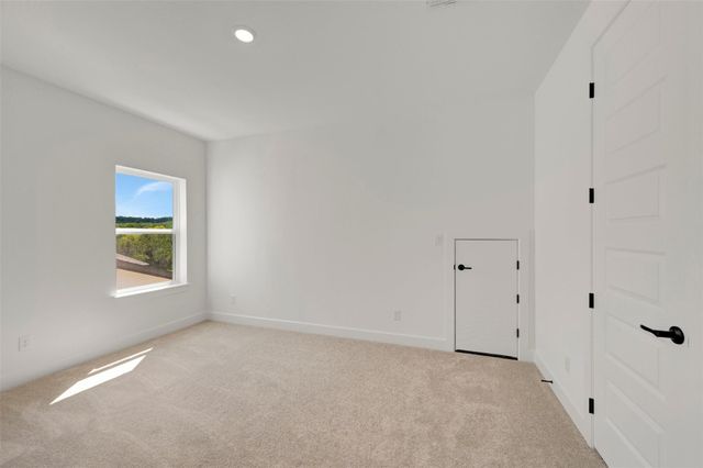 684 Iron Willow LOOP, Dripping Springs, TX 78620