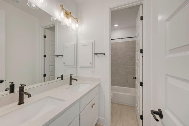 684 Iron Willow LOOP, Dripping Springs, TX 78620
