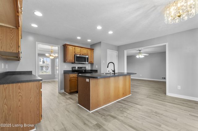 5707 Grandel Blvd, Louisville, KY 40258