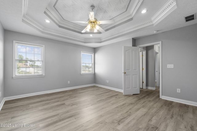 5707 Grandel Blvd, Louisville, KY 40258