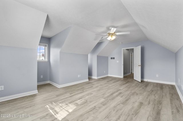 5707 Grandel Blvd, Louisville, KY 40258