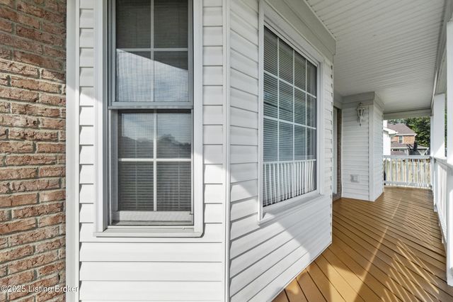 5707 Grandel Blvd, Louisville, KY 40258