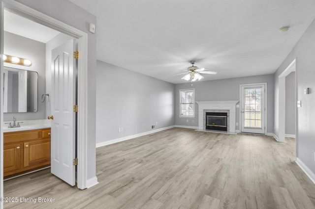 5707 Grandel Blvd, Louisville, KY 40258