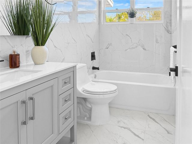 5010 LAHAINA DRIVE, Sarasota, FL 34232