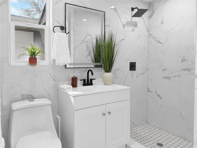 5010 LAHAINA DRIVE, Sarasota, FL 34232