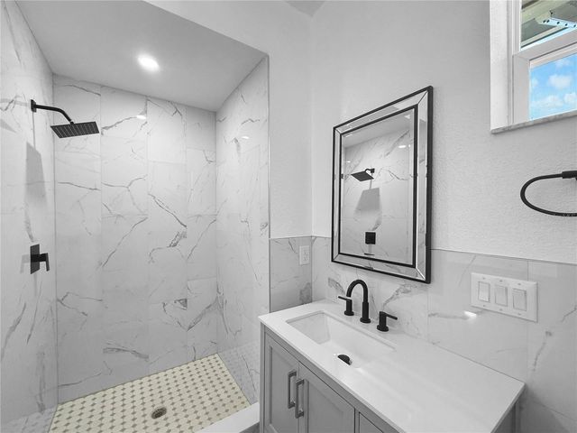 5010 LAHAINA DRIVE, Sarasota, FL 34232