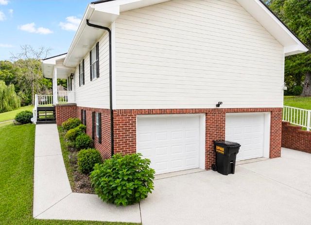 424 Hickory Street, Ringgold, GA 30736