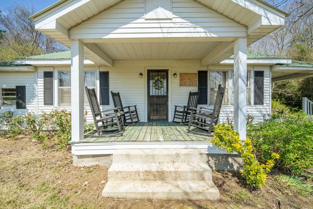 2423 HARDIN CREEK RD, Clifton, TN 38425