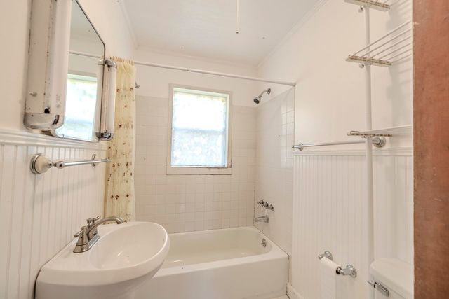 2423 HARDIN CREEK RD, Clifton, TN 38425