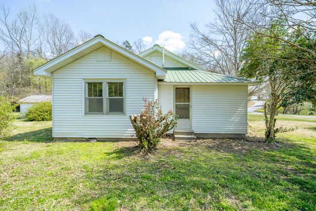 2423 HARDIN CREEK RD, Clifton, TN 38425
