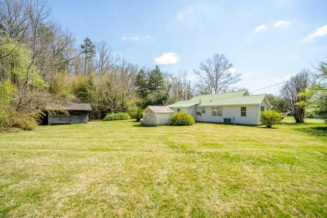 2423 HARDIN CREEK RD, Clifton, TN 38425