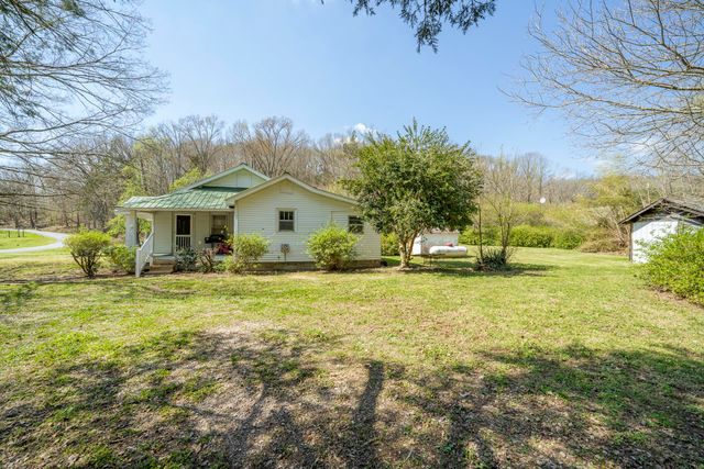 2423 HARDIN CREEK RD, Clifton, TN 38425