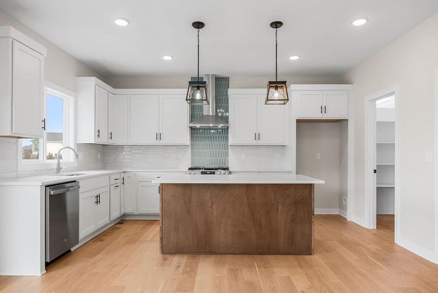 16495 S Elmridge Street, Olathe, KS 66062