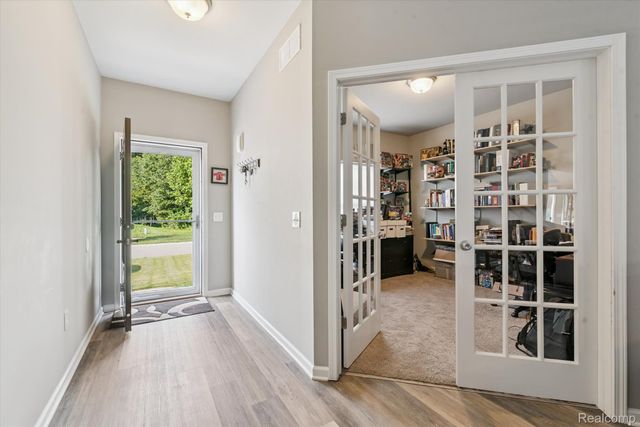 42811 Colonial Road, Belleville, MI 48111