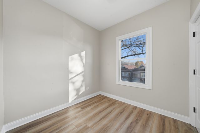 7256 S May Street, Chicago, IL 60621