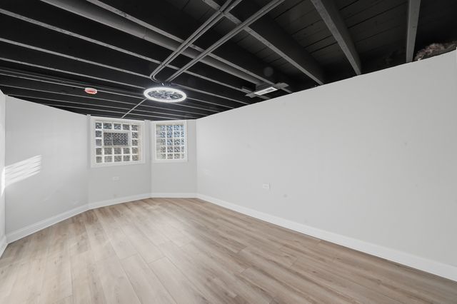 7256 S May Street, Chicago, IL 60621