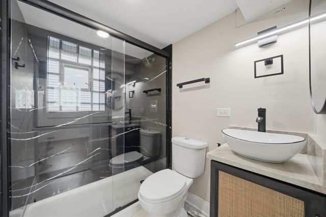 7256 S May Street, Chicago, IL 60621