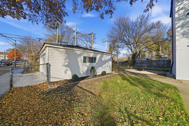 7256 S May Street, Chicago, IL 60621