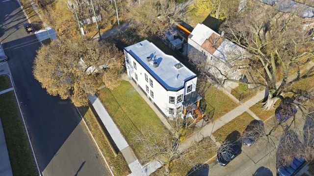 7256 S May Street, Chicago, IL 60621