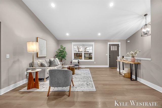 10886 Douglas Drive, Allendale, MI 49401