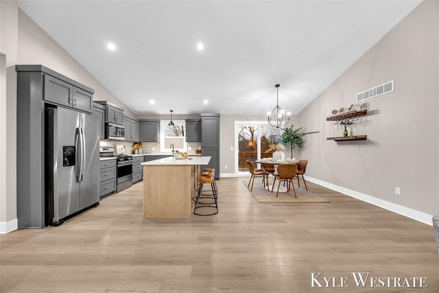 10886 Douglas Drive, Allendale, MI 49401