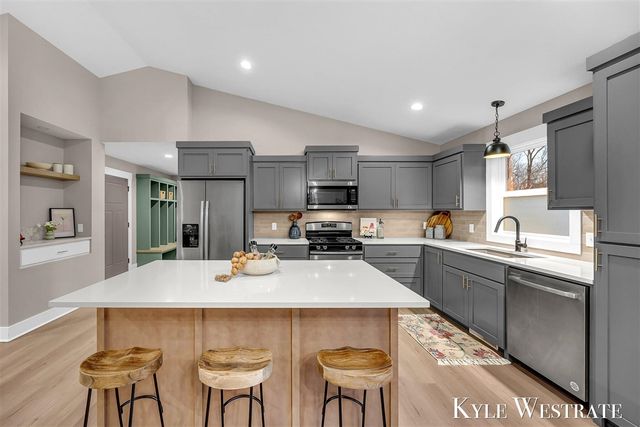 10886 Douglas Drive, Allendale, MI 49401