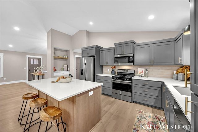 10886 Douglas Drive, Allendale, MI 49401