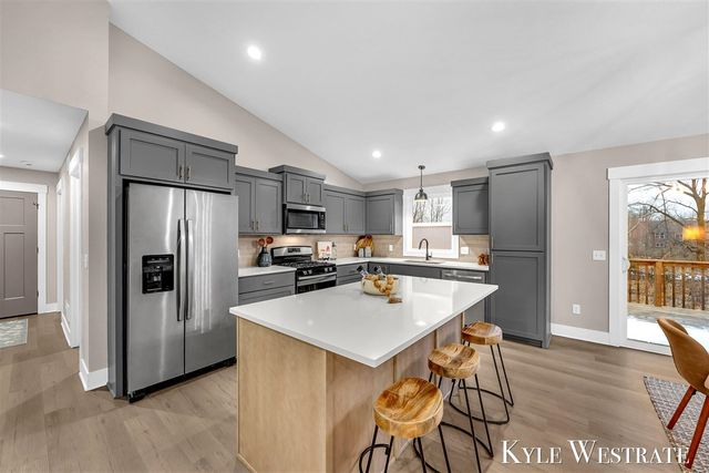 10886 Douglas Drive, Allendale, MI 49401