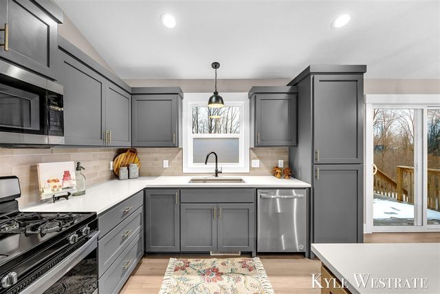 10886 Douglas Drive, Allendale, MI 49401