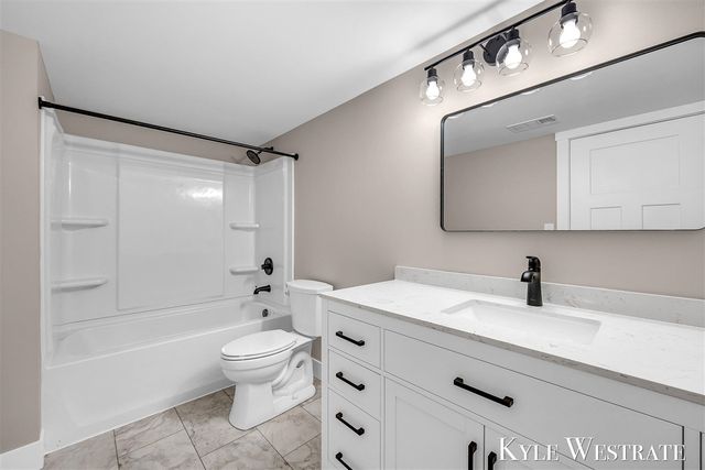 10886 Douglas Drive, Allendale, MI 49401