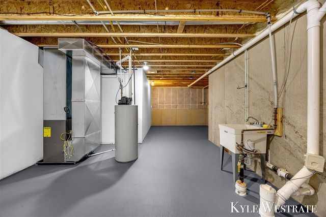 10886 Douglas Drive, Allendale, MI 49401