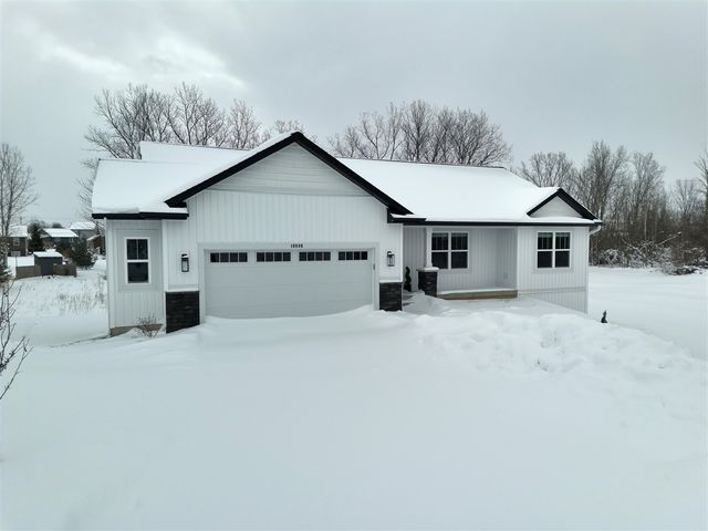 10886 Douglas Drive, Allendale, MI 49401