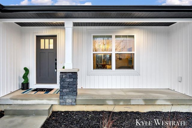 10886 Douglas Drive, Allendale, MI 49401