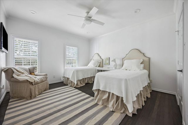 4028 Byron Street, West University Place, TX 77005