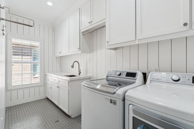 4028 Byron Street, West University Place, TX 77005