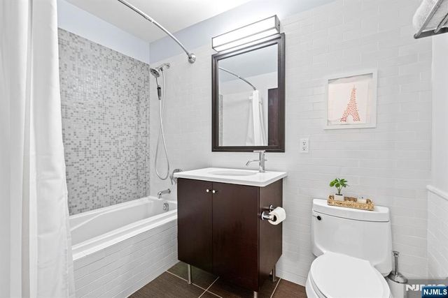 25 McWilliams Place 307, Jersey City, NJ 07302