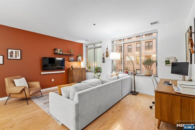 25 McWilliams Place 307, Jersey City, NJ 07302