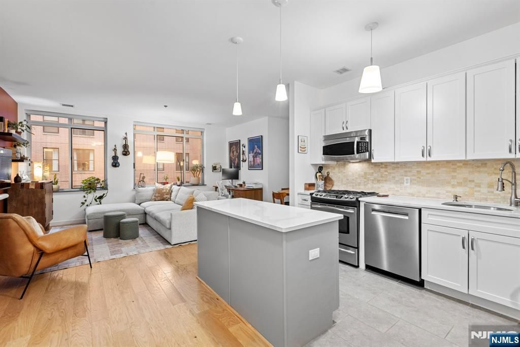 25 McWilliams Place 307, Jersey City, NJ 07302