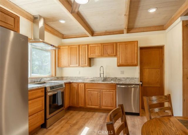 39961 Lakeview Drive, Big Bear Lake, CA 92315