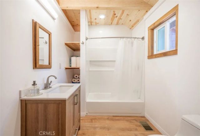 39961 Lakeview Drive, Big Bear Lake, CA 92315